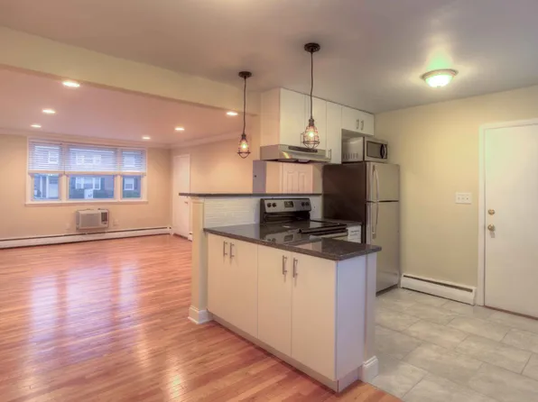 Paoli Court, 5 E Golf Club Ln APT C1, Paoli, PA 19301