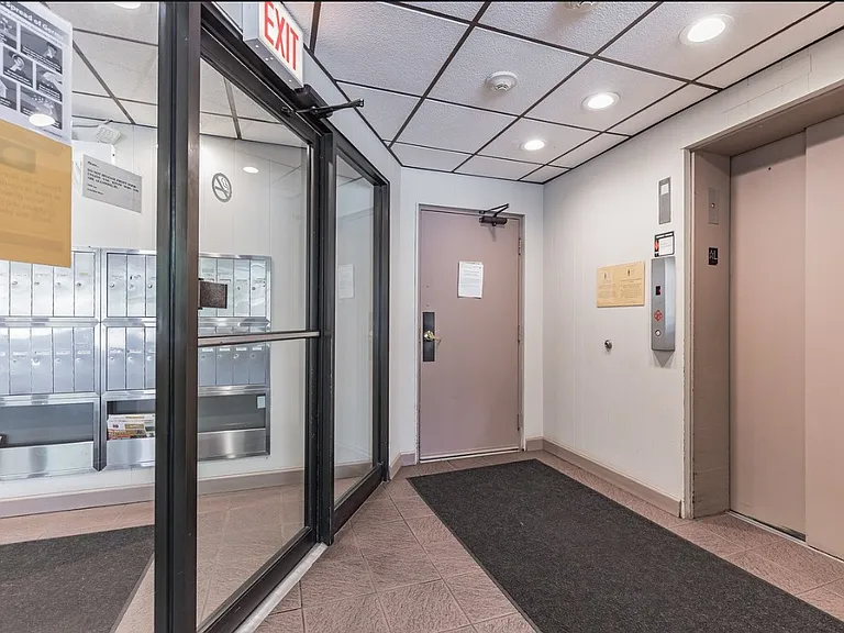 2325 N Neva Ave #104B — Photo 22