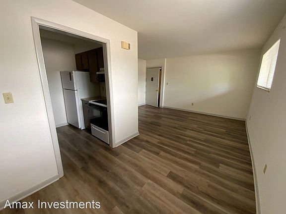 3rd image of 107 W Broadway APT 28