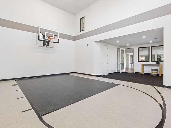 3rd image of 10336 Peony Ln N