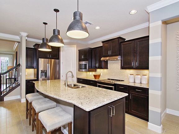 3rd image of 5091 Pendelton Sq