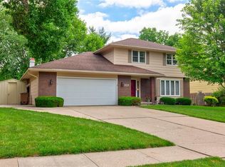 301 39th St, West Des Moines, IA 50265