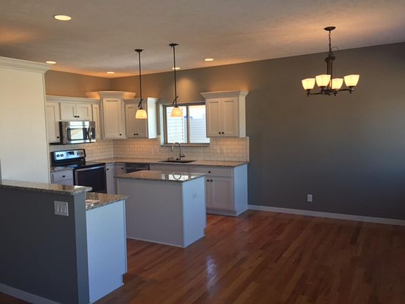 Kitchen/Dining Rooms (Simulated)