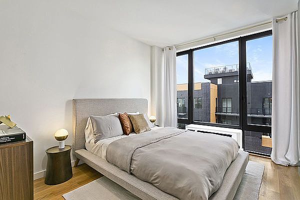 1st image of 25 E 19th St APT 7D