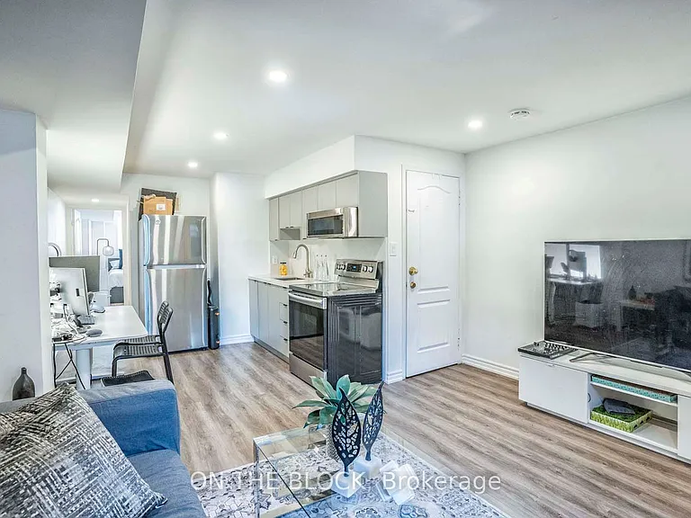 49 Leslie St #BASEMENT — Photo 17