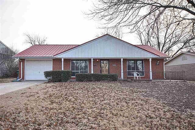 1st image of 1513 Douglas Dr