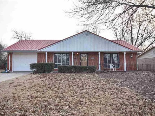 1513 Douglas Dr, Iowa Park, TX 76367