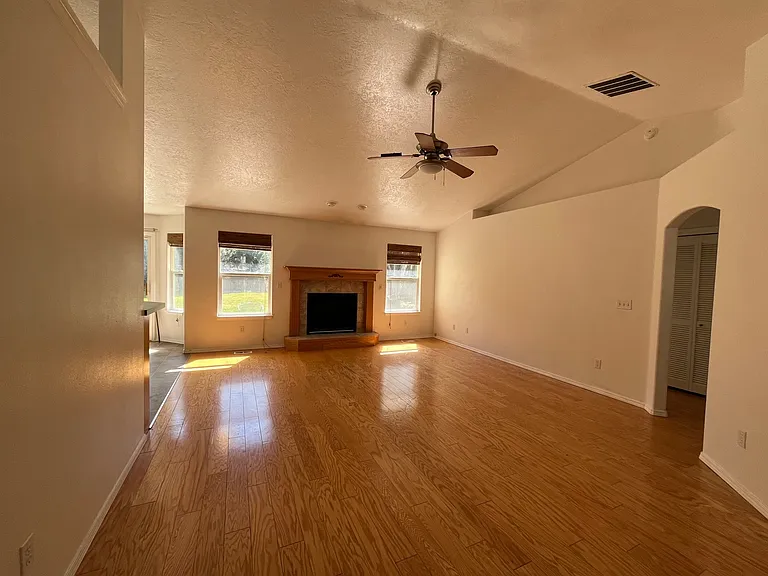 11917 W Lewisburg Ct — Photo 14
