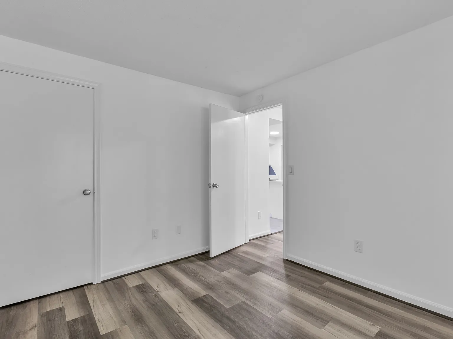 2 bed, 1020 sqft, $2,800 — Photo 3