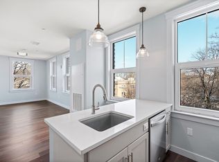 134 Babcock St #103, Brookline, MA 02446
