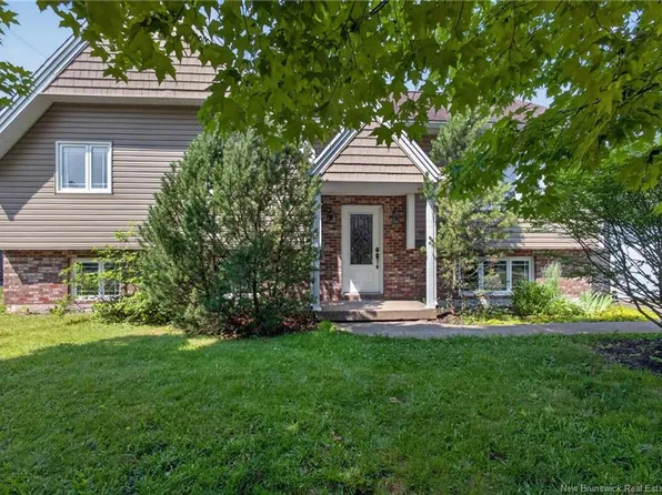 56 Mailhot Ave, Moncton, NB E1G 1V1