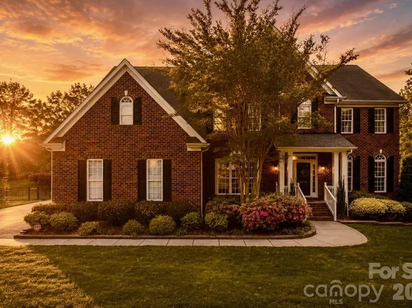 10826 Persimmon Creek Dr, Charlotte, NC 28227