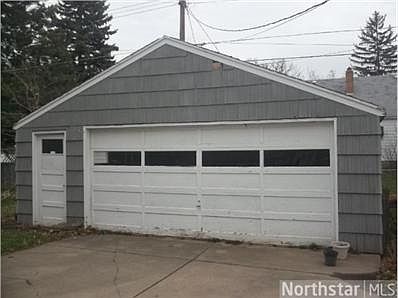 2nd image of 1070 Victoria St N