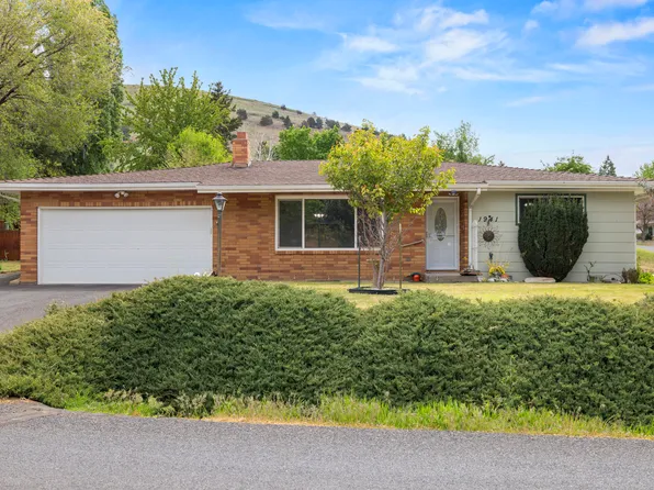 1941 Carlson Dr, Klamath Falls, OR 97603