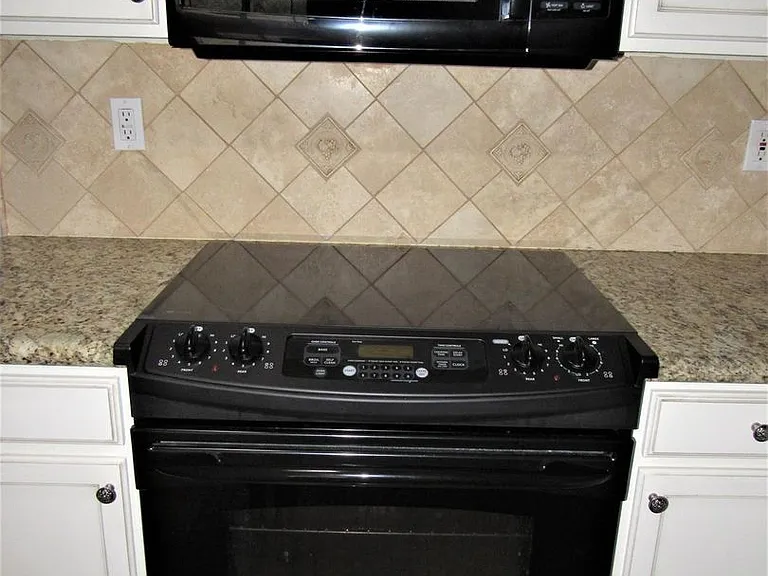 102 W Gail Dr — Photo 9
