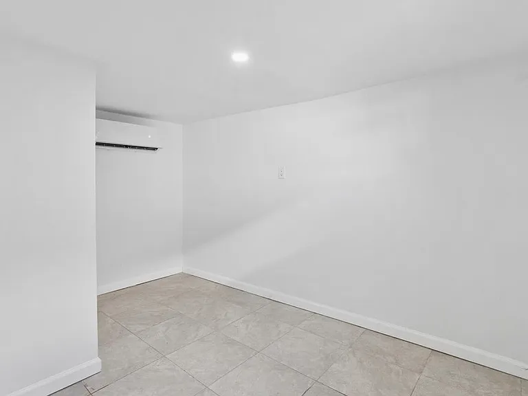 4333 Ventnor Ave #LL1 — Photo 4