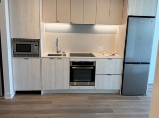 3009 Novar Rd #1215, Mississauga, ON L5B 1S4