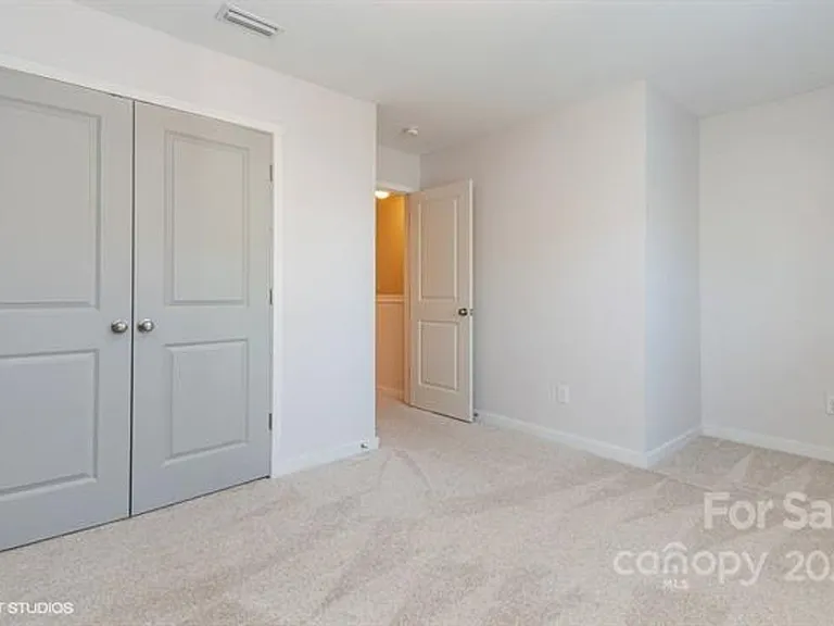 515 Alderman Ln — Photo 16