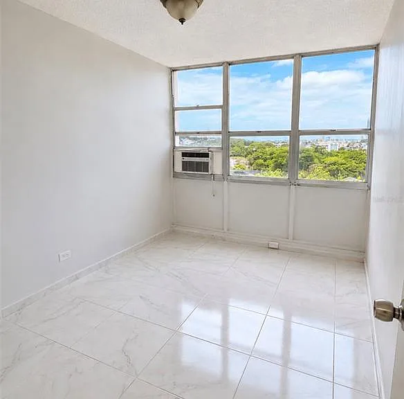 368 Cond Crystal — Photo 7