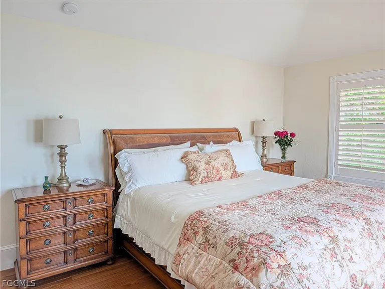 2878 Valencia Way — Photo 25
