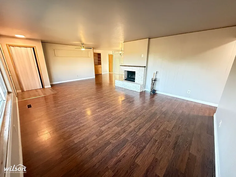 2701 1/2 W Lincoln Ave — Photo 5
