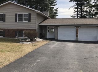 4 Wings Falls Ct, Queensbury, NY 12804