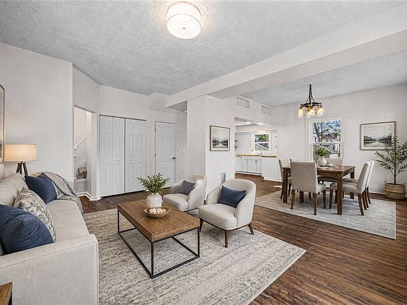 3rd image of 9 Welstead Pl
