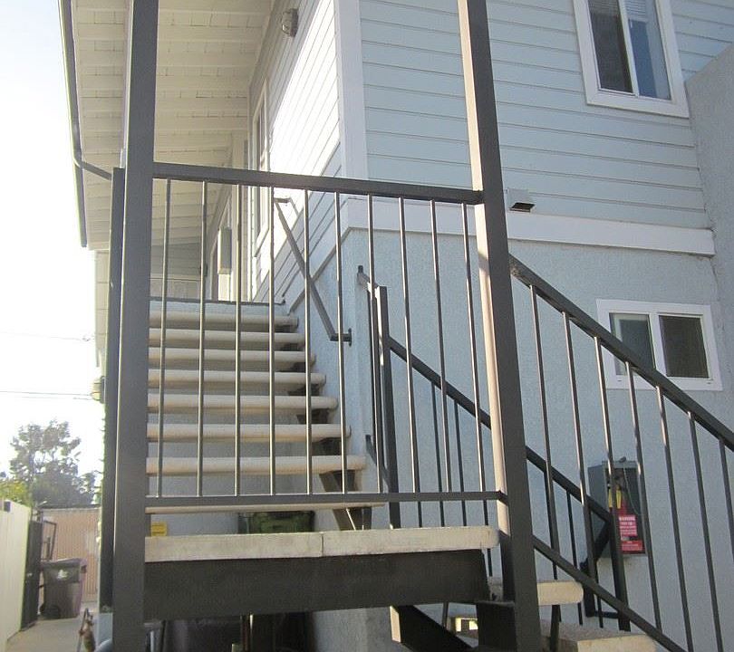2nd image of 911 Termino Ave #3