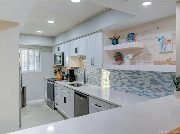 175 SE Saint Lucie Blvd APT I220, Stuart, FL 34996