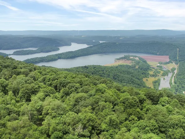 Corbin Rd, Huntingdon, PA 16652