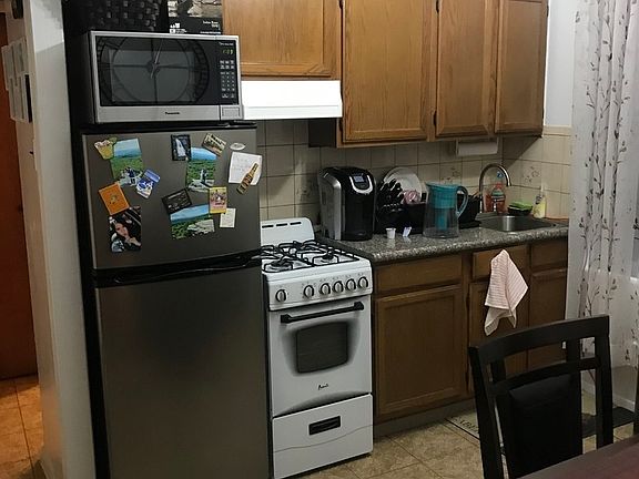 3rd image of 2267 26th St APT 1