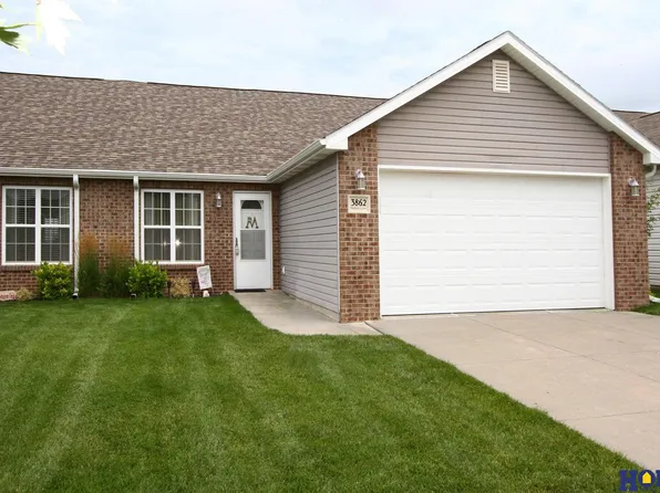3862 Ballard Ct, Lincoln, NE 68504
