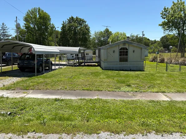 21654 Benton St, Thompsonville, IL 62890