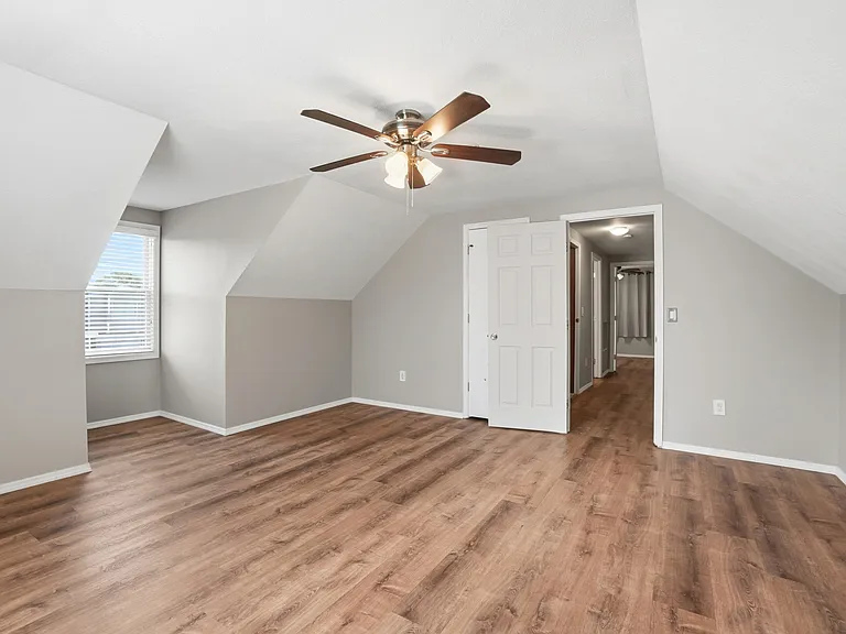 245 Fitchland Dr — Photo 14
