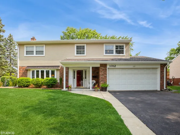 1312 S Fernandez Ct, Arlington Heights, IL 60005