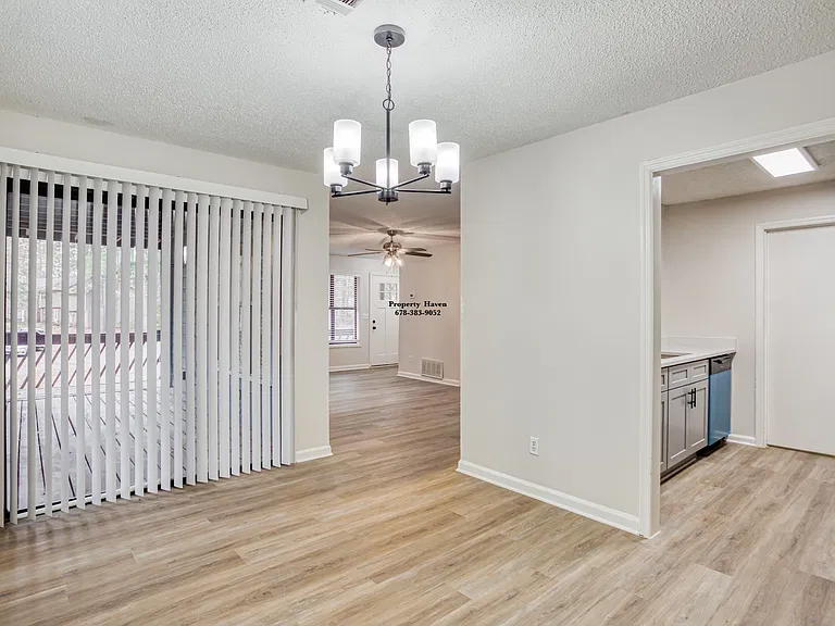 4031 Hawthorne Cir SE #2 — Photo 3