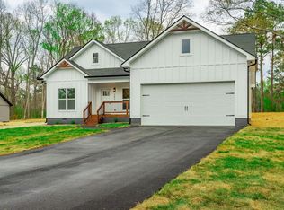 282 Glade Rd, Rossville, GA 30741