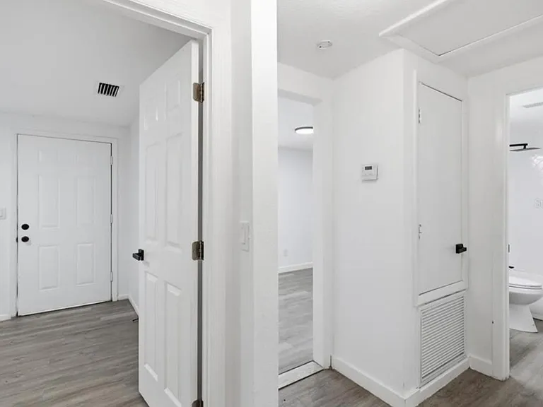 1723 E Idell St — Photo 16