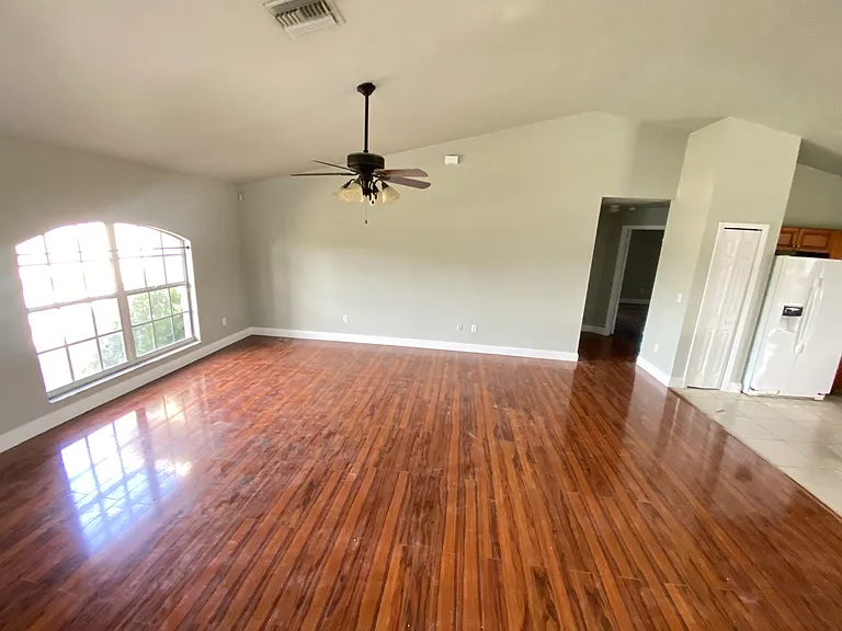 413 NW 16th Pl — Photo 23