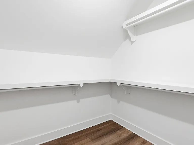 213 Myrtle Ave — Photo 43