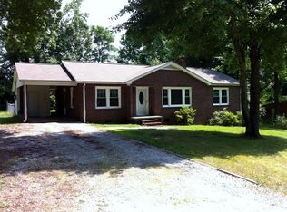 113 Julian Dr, Walhalla, SC 29678