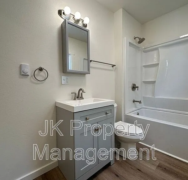 615 8th Ave S — Photo 10