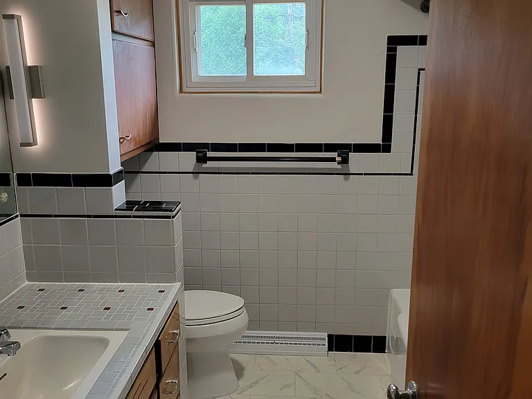 4336 Crestwood St NW — Photo 5
