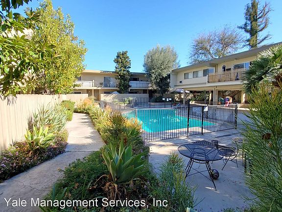3rd image of 17950 Burbank Blvd APT 20