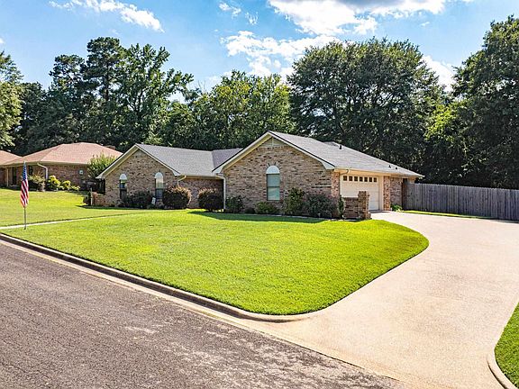 3rd image of 1109 Sequoia Cir