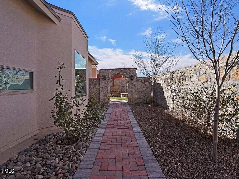 3117 Randall Joseph St — Photo 32