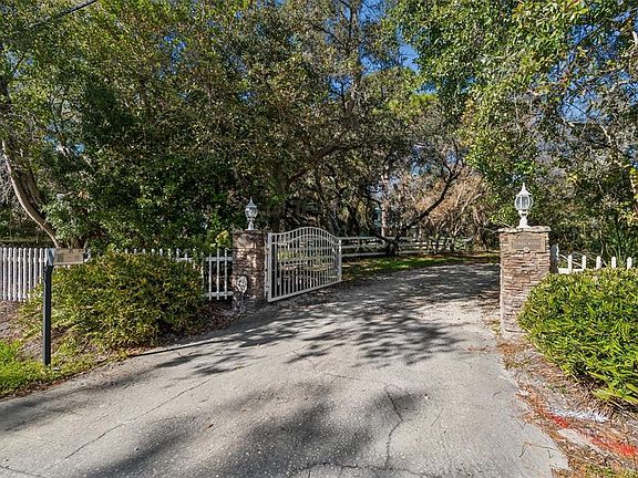 3rd image of 1130 Anclote Rd