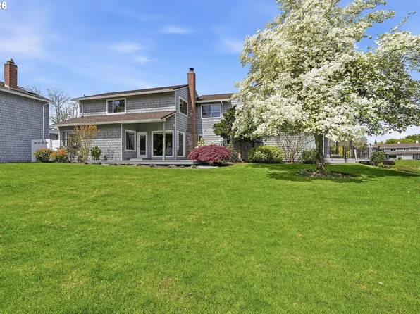 609 N Tomahawk Island Dr, Portland, OR 97217