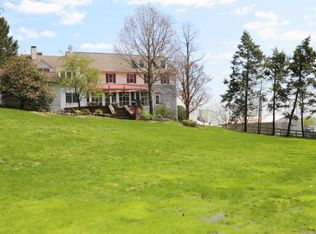 1320 Diamond St, Akron, PA 17501