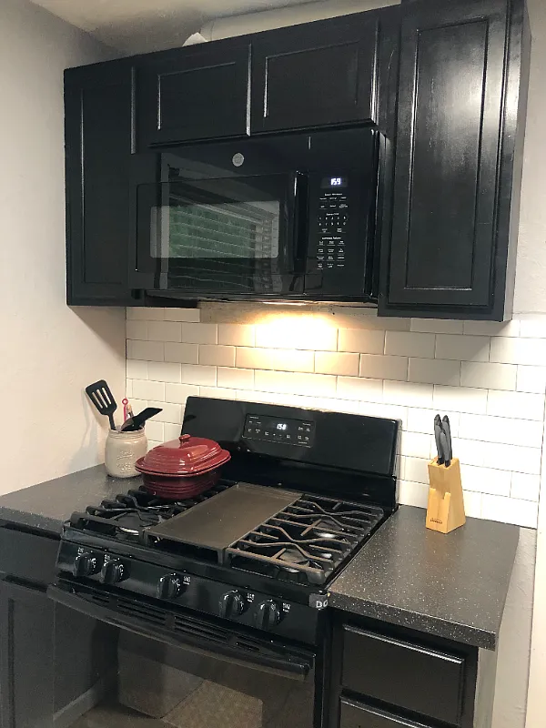 2 Bed 1 Bath Quiet 2 story unit — Photo 4
